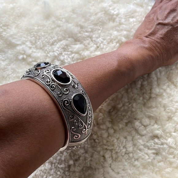 Plus Size Fashion Bracelet - Picture 5 of 6